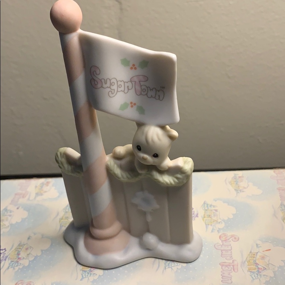 PRECIOUS Moments sugartown flag pole